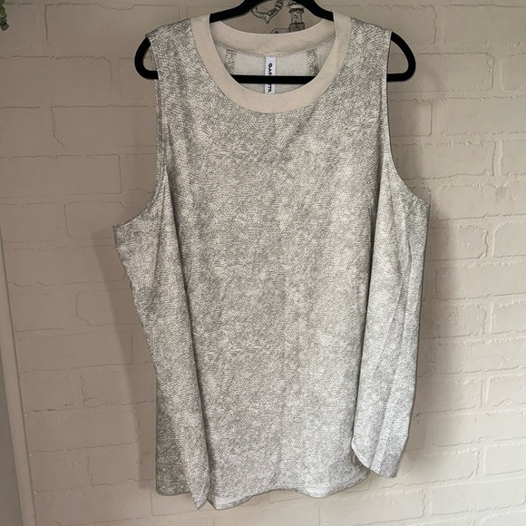 Athleta shirt Zephyr refined tank cream and olive snake print 3X NWOT NEW - Picture 2 of 5